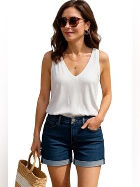 Joe’s Women’s Dark Wash Denim Jean Shorts Cuffed 5” Mid Rise Inseam Size 28 EUC